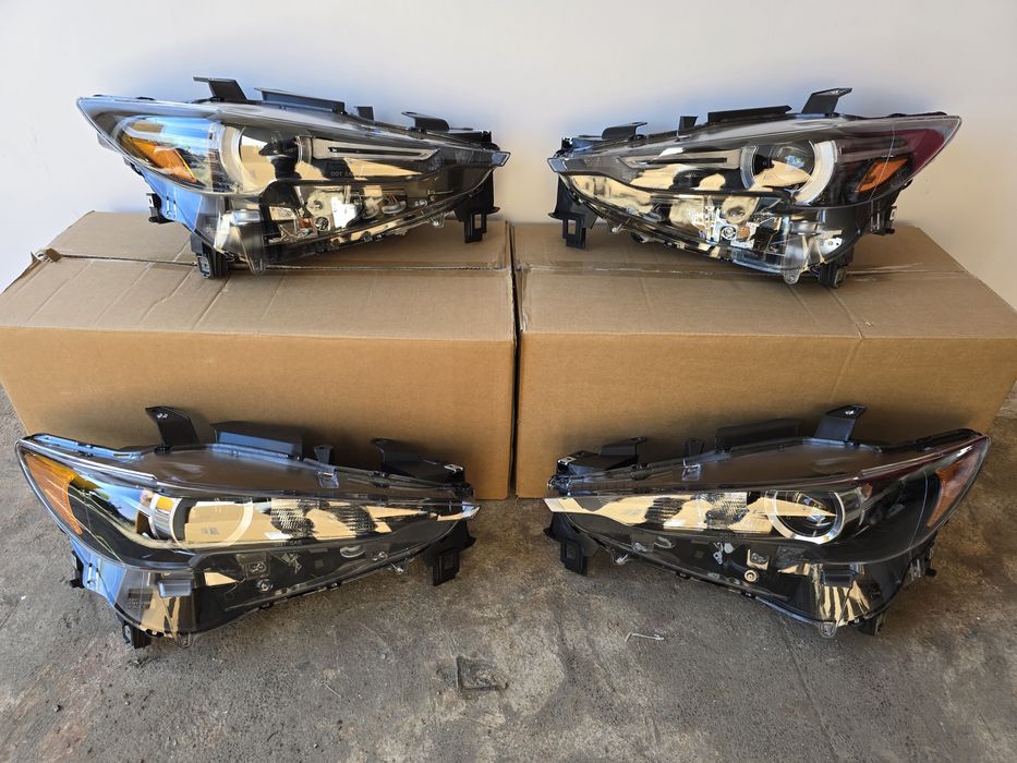 Накладка Кронштейн Решітки Радіатора Переднього Бамперу Mazda CX-5