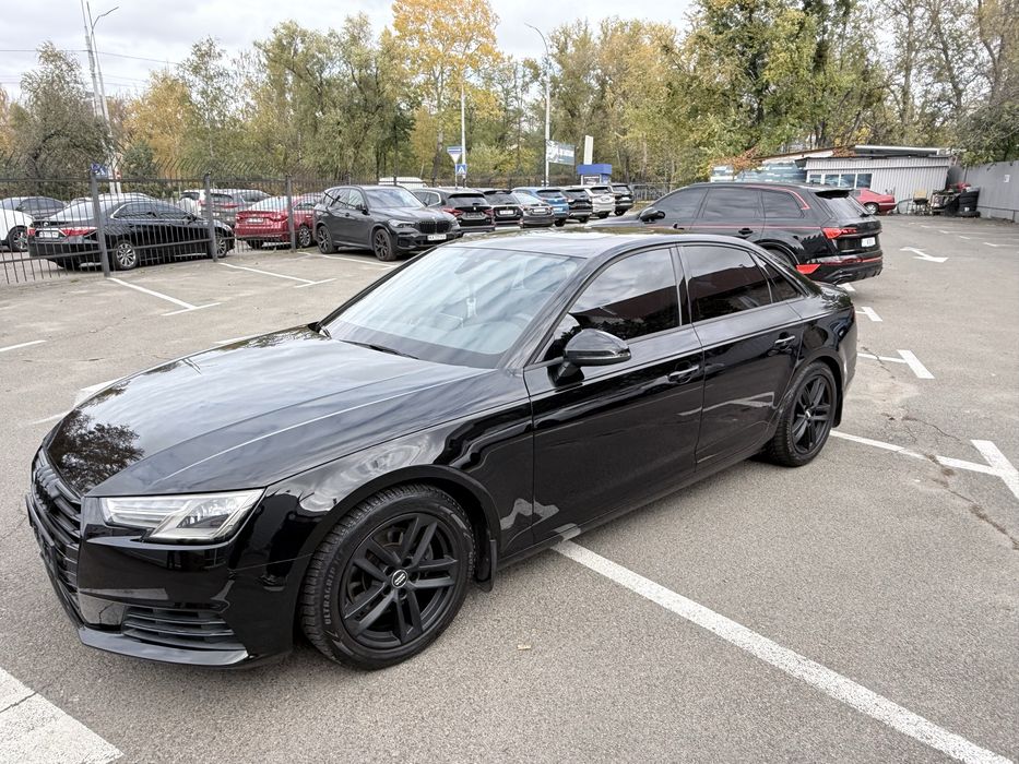 Продам власний автомобіль  Audi A4 b9