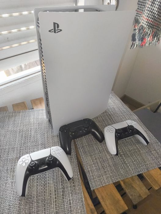 Consola Ps5 1T edição CD usada .. muito bom estado + jogo Forspoken64563931006722124