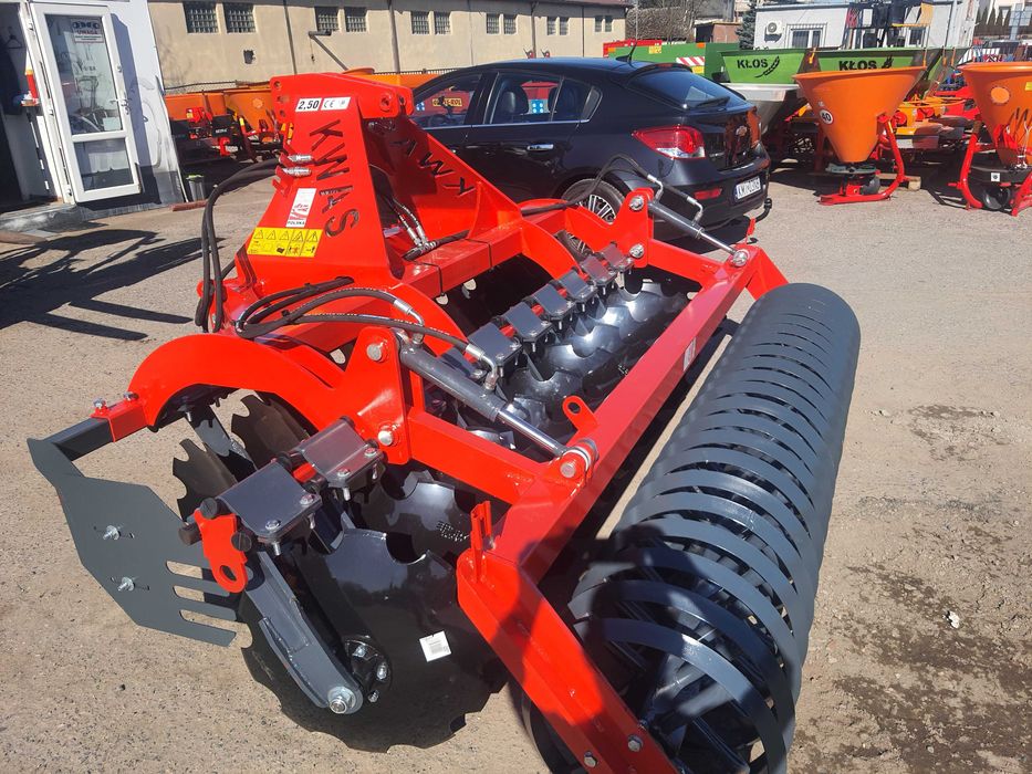 Brona Talerzowa 2,5 Wał daszkowy hydrauliczny  talerze fi 560