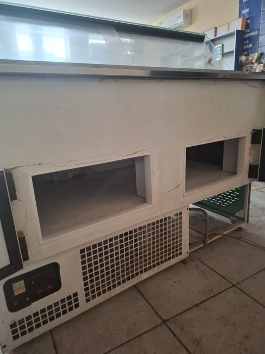 Холодильна вітрина