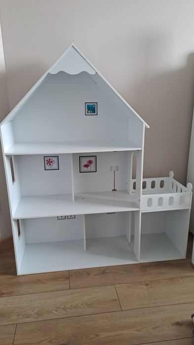 Domek dla lalek piękny biały
