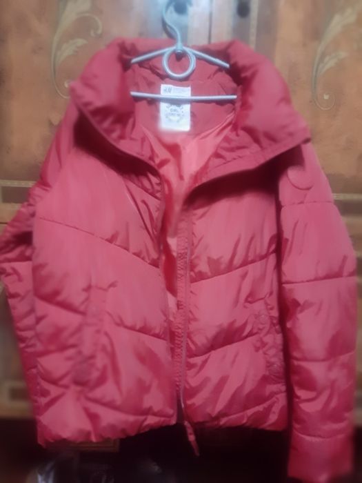 Продам зимнюю куртку H&M б/у в хорошем состоянии,