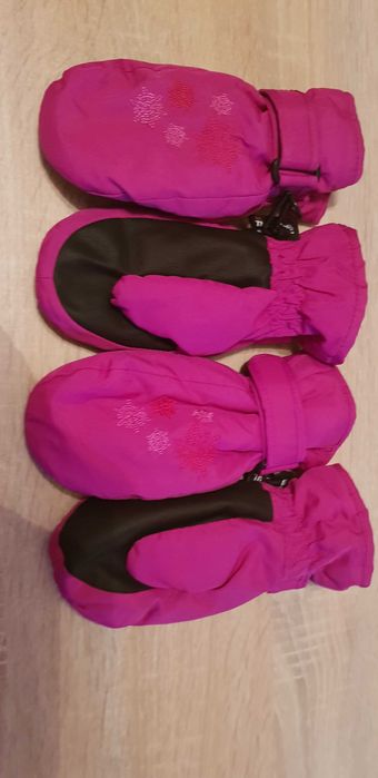 Różowe rękawiczki 3,5 roku