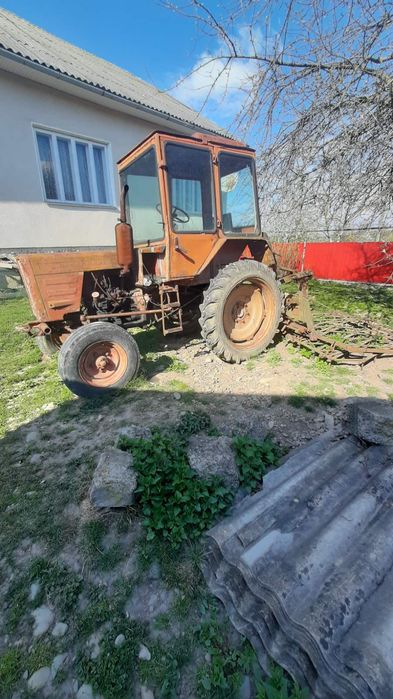 Продам трактор Т25