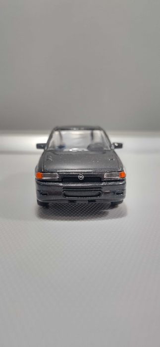 Opel Astra F GSI 1:43 Gama
