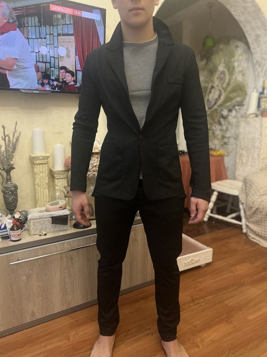 Продам классический костюм