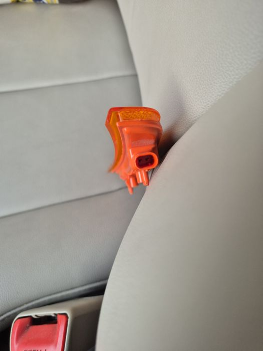 Продам оригінальний правий котафот бампера Dodge Durango  2021