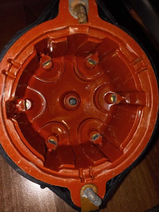 Б/У BOSCH 0 290 004 501 Крышка трамблера Mercedes ОМ 110 2.8l