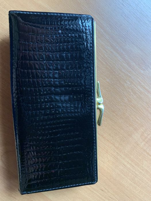 Продам портмоне чорного кольору