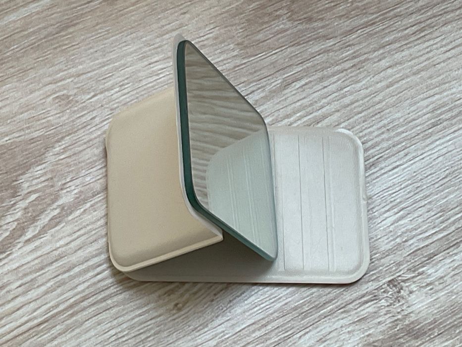 Lusterko do makijażu podręczne