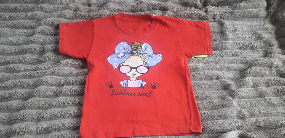 Футболки на дівчинку