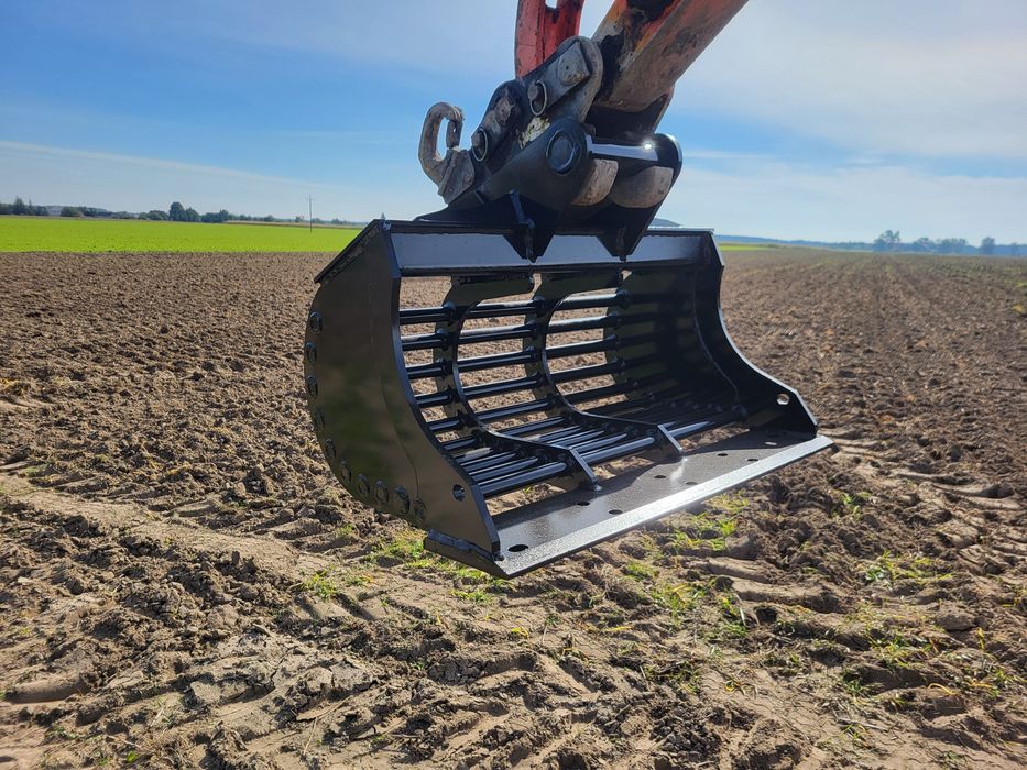 Łyżka ażurowa przesiewowa do przesiewania kamienia tłucznia kostki