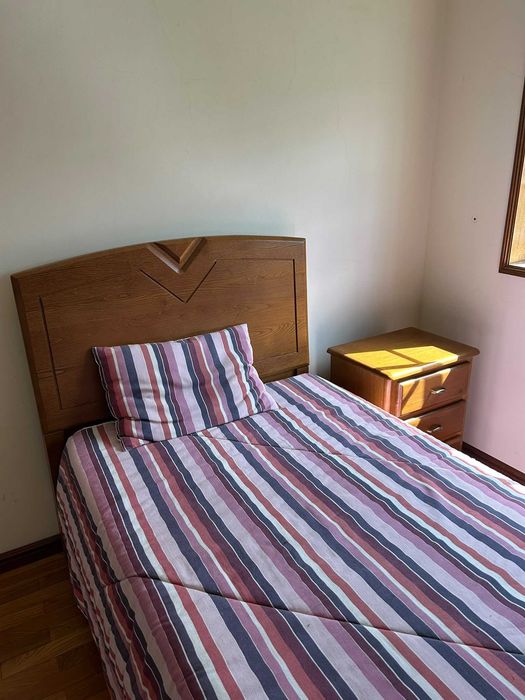 Quarto solteiro em madeira carvalho