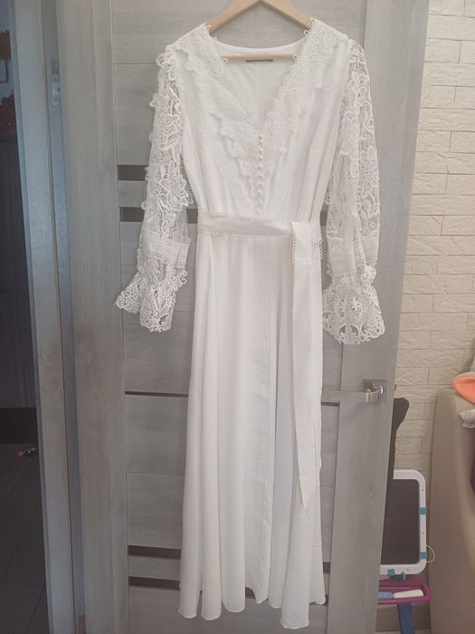Сукня біла довга святкова