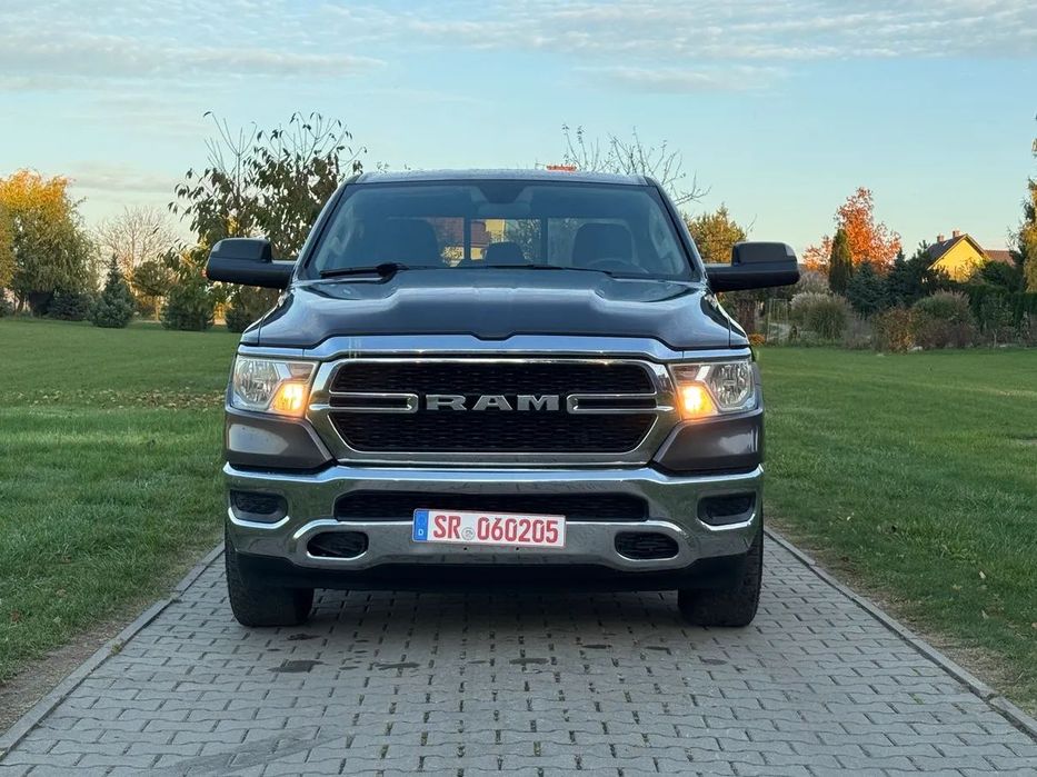 Dodge RAM RAM 1500 - 5,7 HEMI // 4x4 // Serwis // BEZWYPADKOWY // Gotowy do jazd