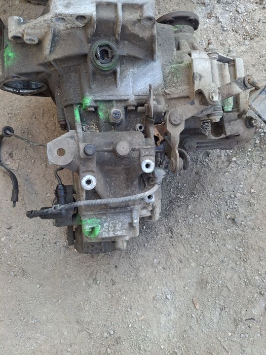 Skrzynia biegów  duu 1.4 1.6 golf octavia a3 bora cordoba ibiza
