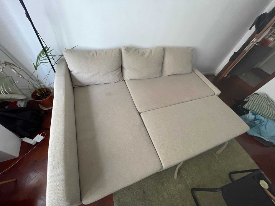 Sofá-cama FRIHETEN com arrumação