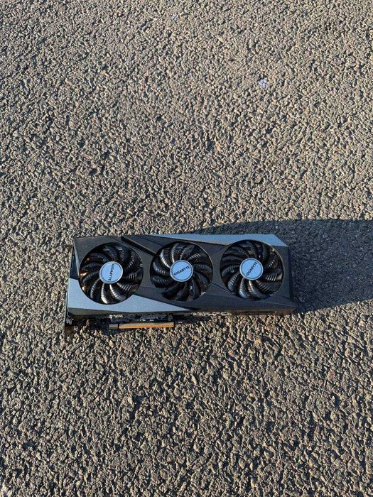 AMD Radeon RX 6700 XT 12GB — відмінний технічний стан