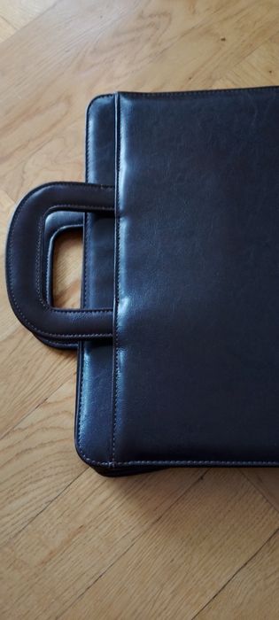 Sprzedam teczkę aktówkę