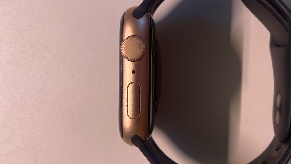 Apple Watch SE 44 mm Rose Gold + 4 Pulseiras
