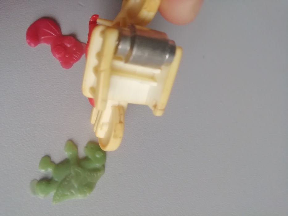 Мотоцикл от игры "Мототрек" +игрушки с хлопушки. ссср. За всё 80 гр.