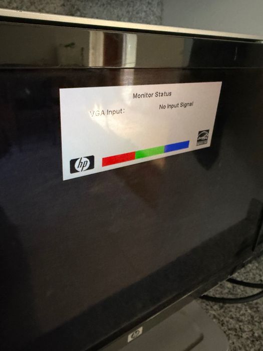 2 Monitores/ecrãs de computador