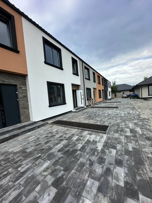 Таунхаус в Ворзелі поруч із лісом