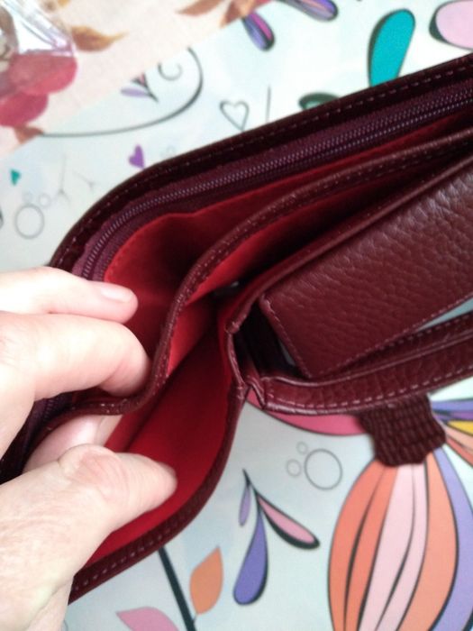 Продам новый кожаный женский кошелек