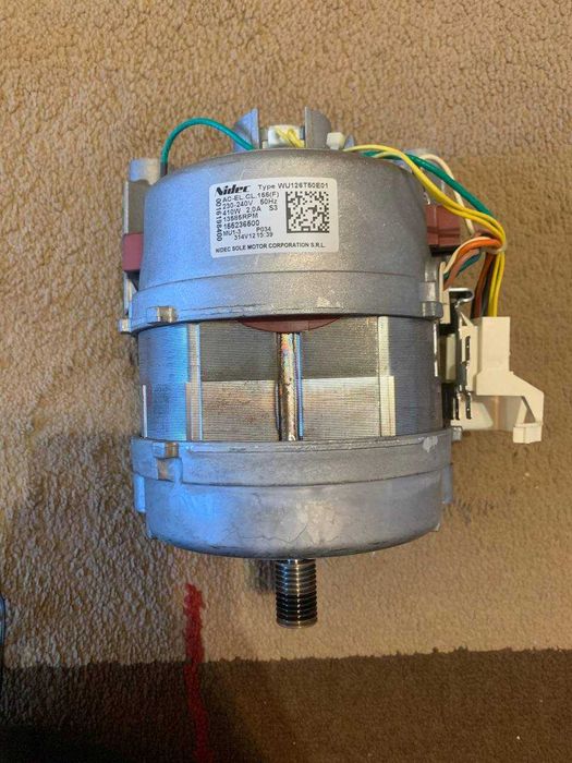 Двигун 155236500 WU126T50E01 для пральної машини Electrolux