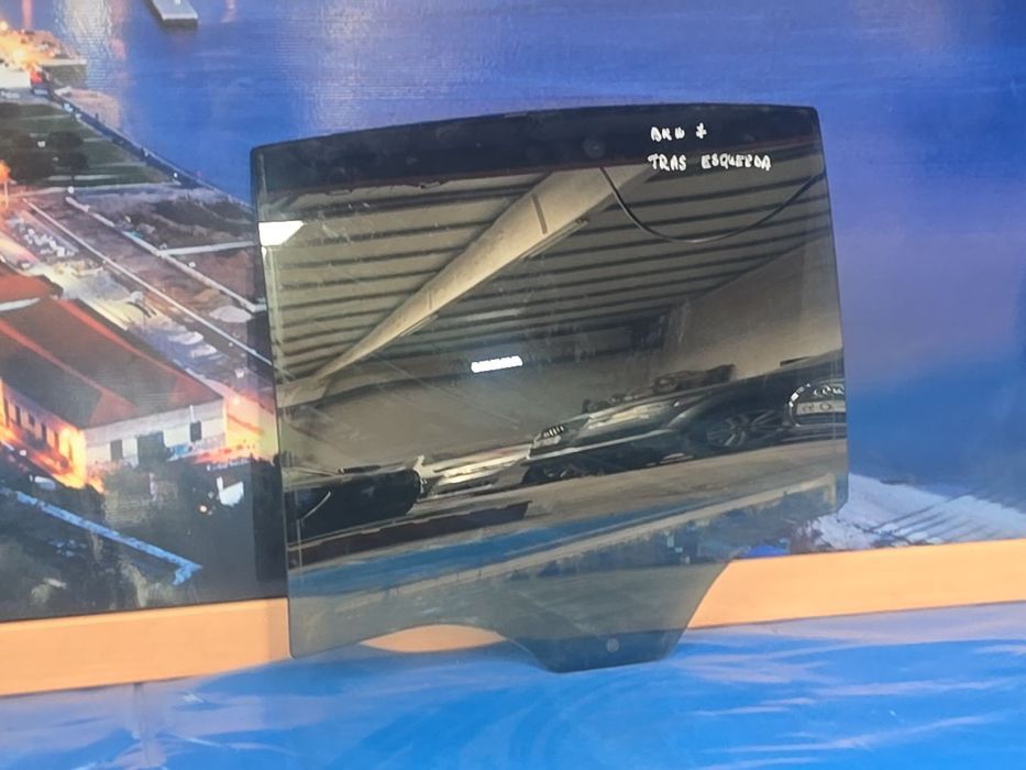 Vidro porta traseira esquerda escuro Bmw e65 ser 7 2001- EPC OEM