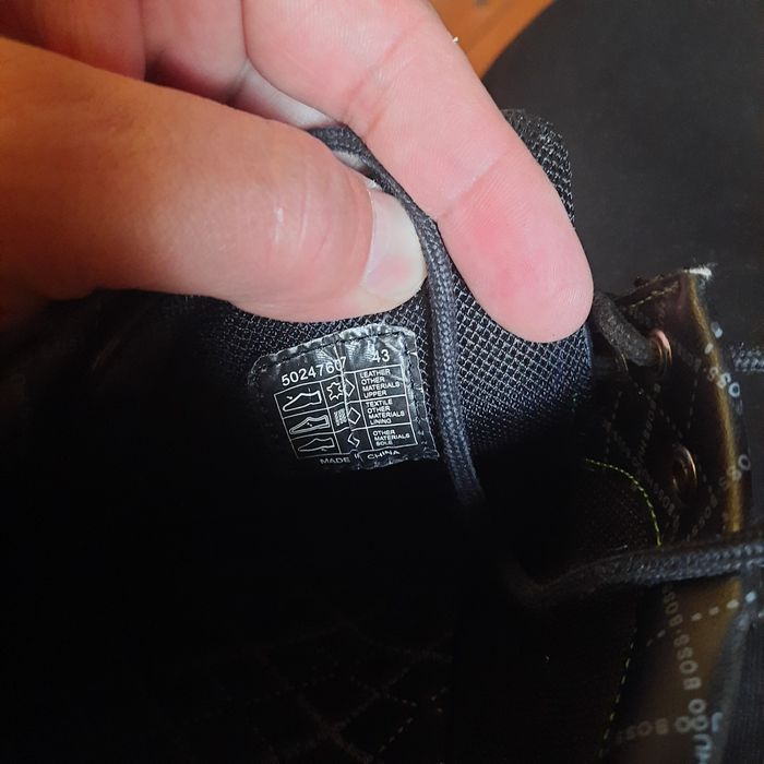 Продам кросівки хугобос