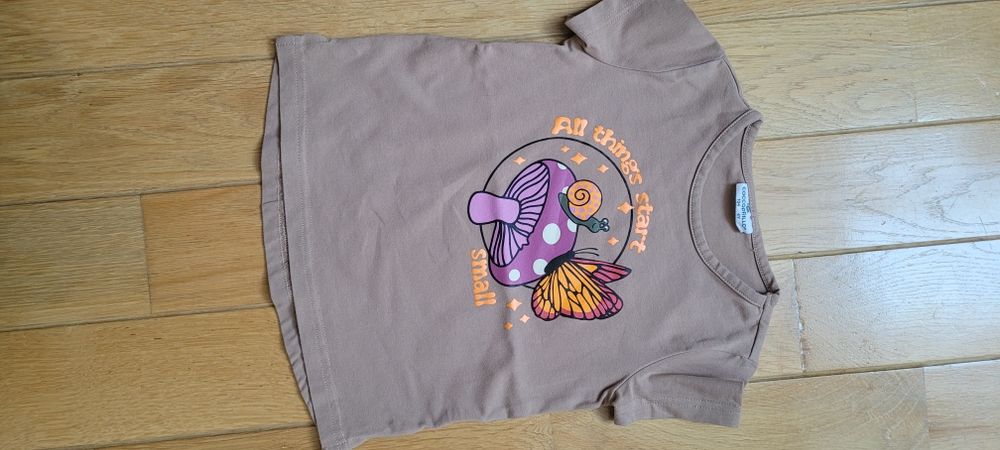 T-shirt dziewczęcy.