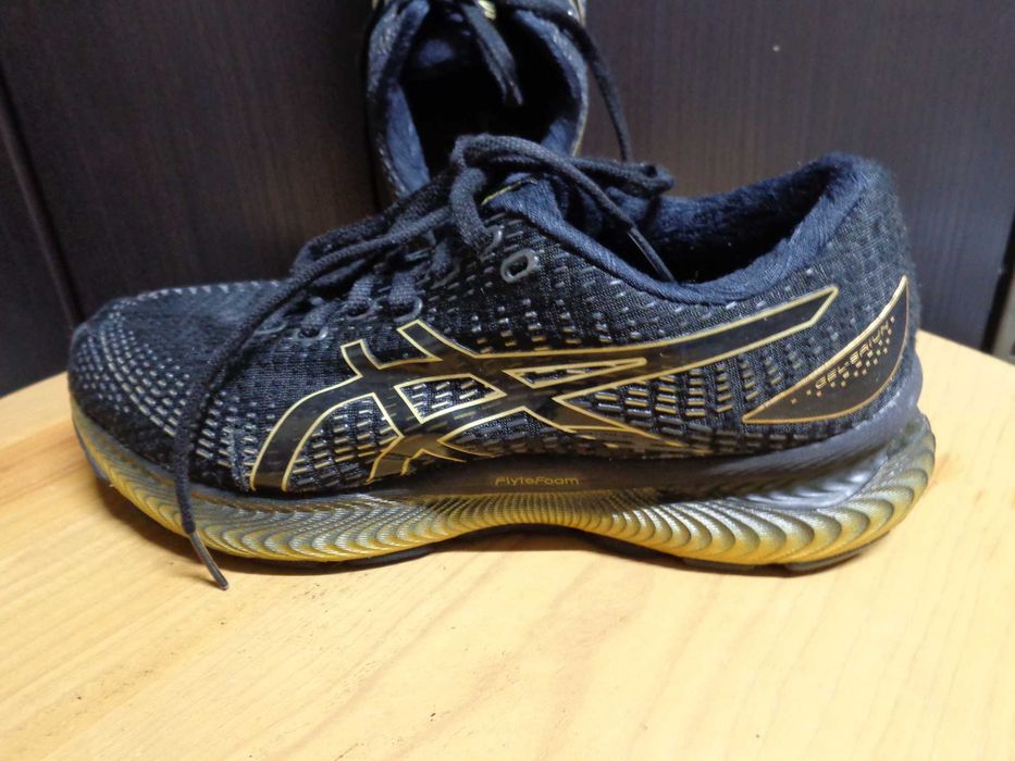 Sapatilhas Asics Black / Pure Gold