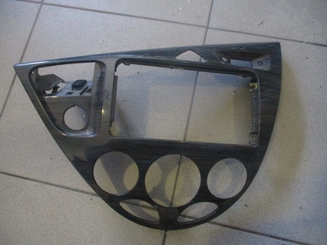 Moldura da consola central / rádio / aro FORD Focus I Sedan (DFW)