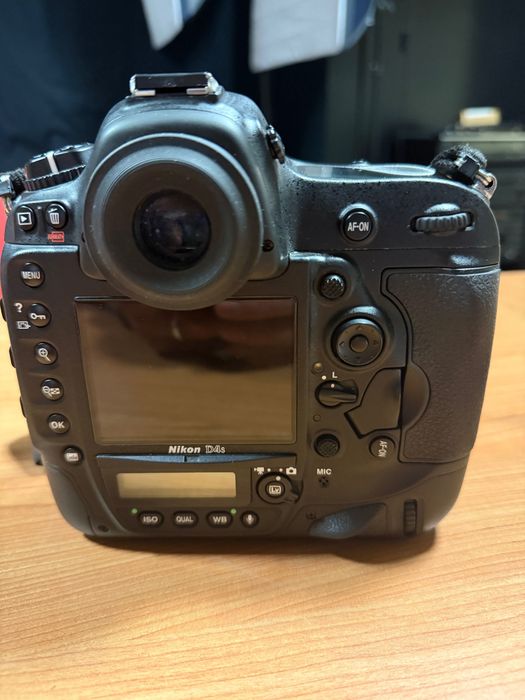 Nikon D4s (Corpo) – Excelente Estado Estético (Ótima Oportunidade)