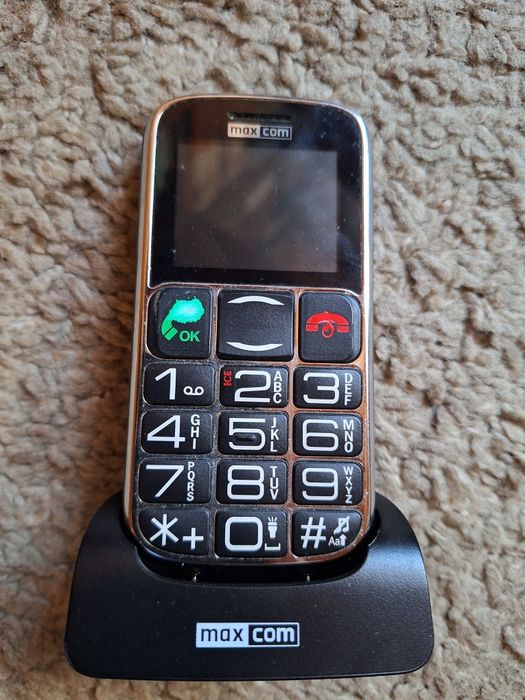 Telefon dla seniora MaxCom MM462 BB