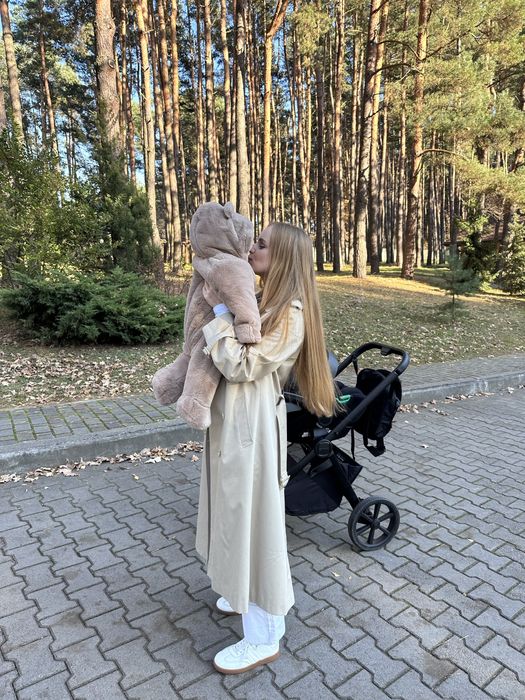 Тренч бежевий.