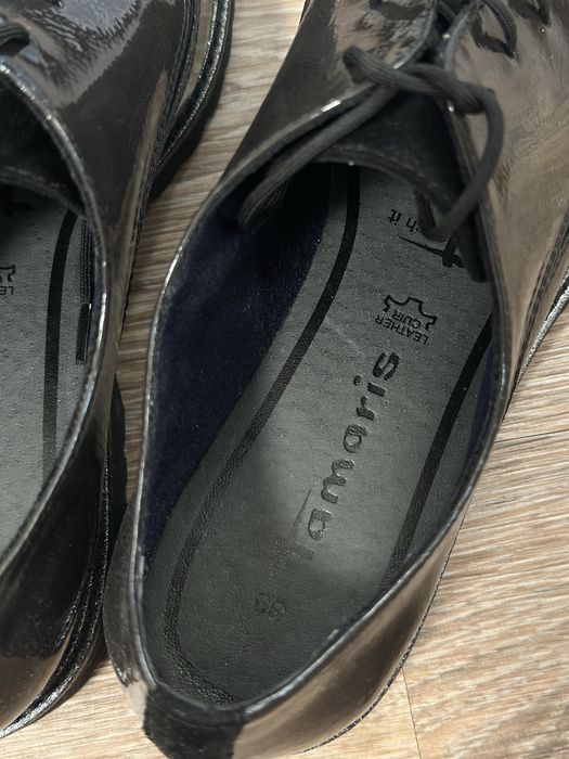 Нові туфлі Tamaris модель дербі