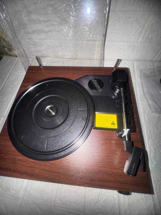 Програвач вінілових платівок AG