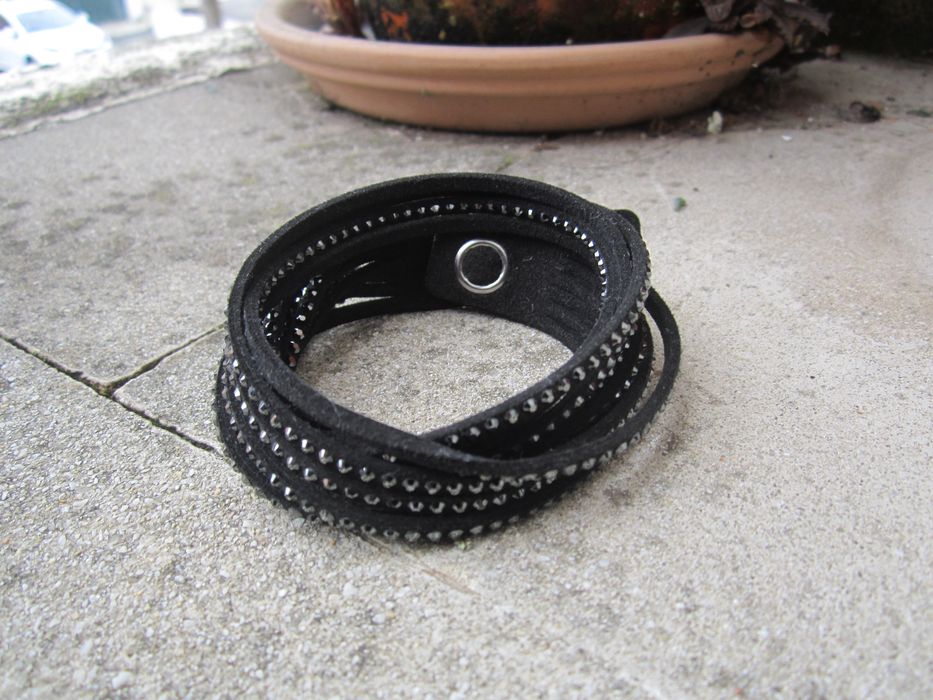 Pulseira Swarovski Slake Deluxe wrap 37 cm preto brilhante
