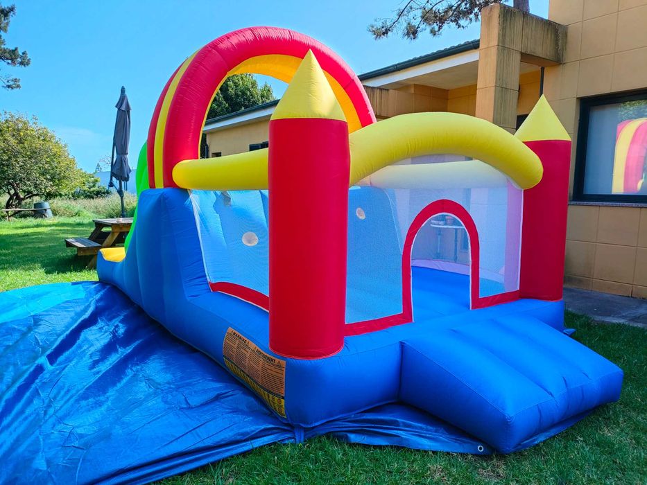 Aluguer Insuflável 5m Escorrega + Saltos - Gaia, Espinho, Feira, Porto