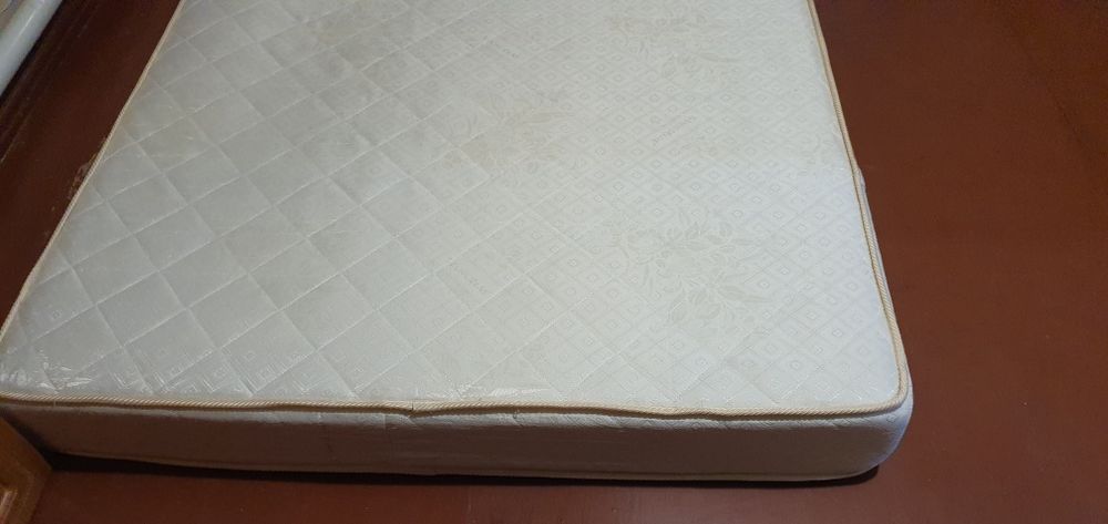 Продам матрац 200х140