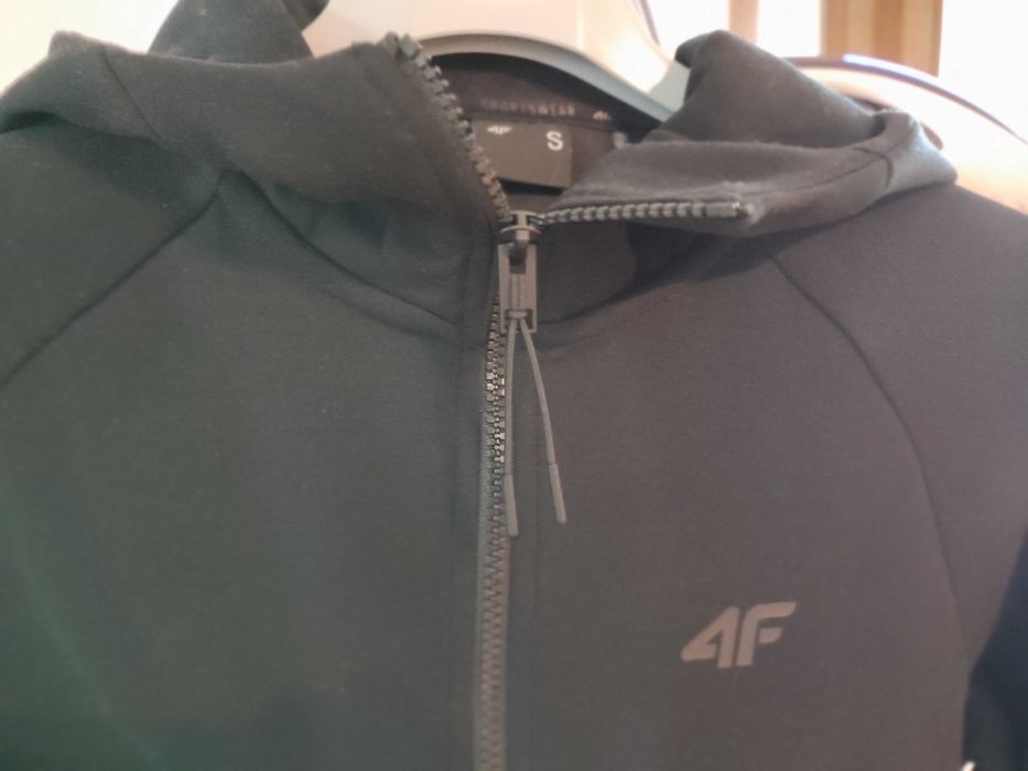 Trzy bluzy- 4F, Tommy Hilfiger, PUMA rozmiar S stan idealny