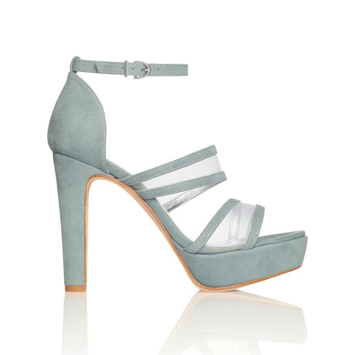 Sandálias em Alcantara novas tam. 36