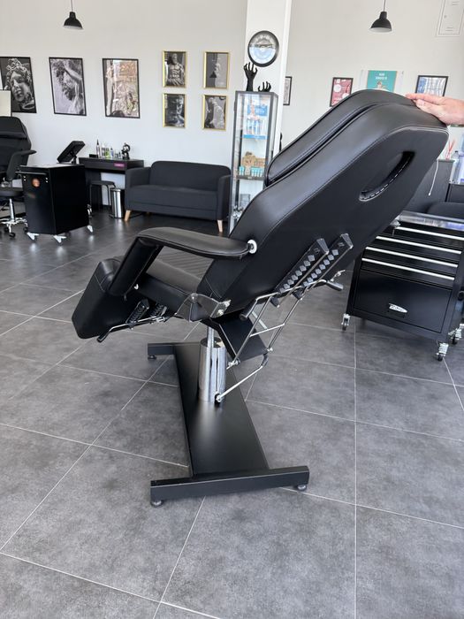Marquesa Profissional Ajustável (Estética / Tatuagem / Massagem) NOVA -Preço original 800€