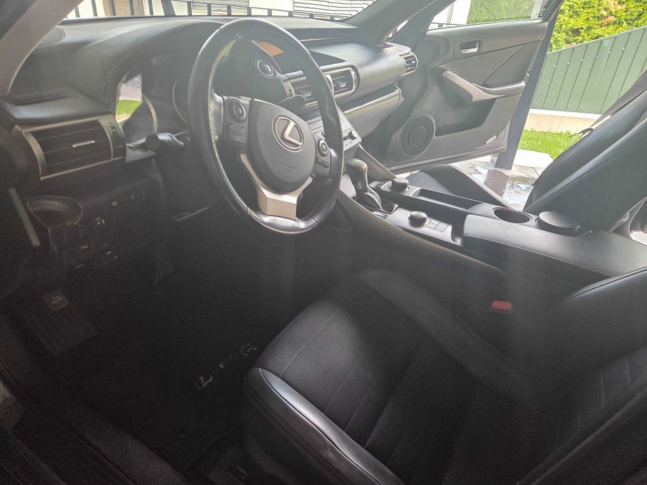 Lexus IS 300h Executive