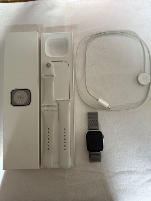 Apple Watch Series 8 45mm GPS com braceletes e caixa  Excelente estado
