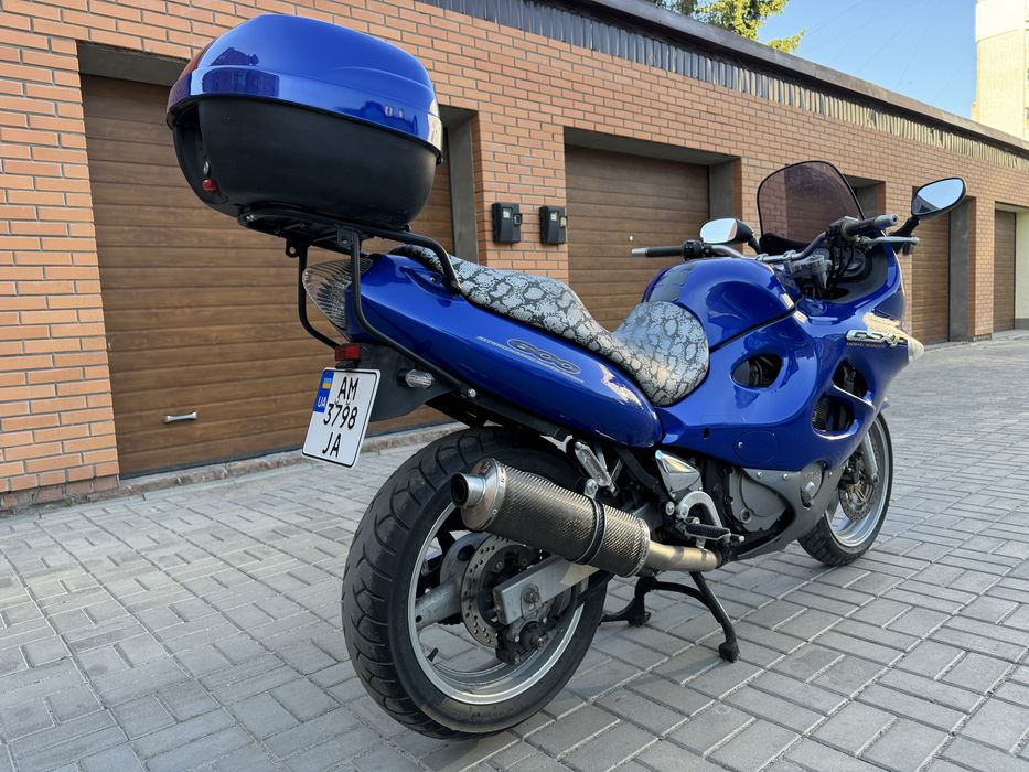 Suzuki GSX600F Katana