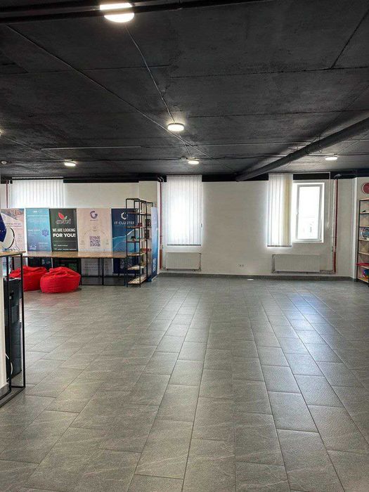 Продаж приміщення вільного призначення .ТЦ Монтблан